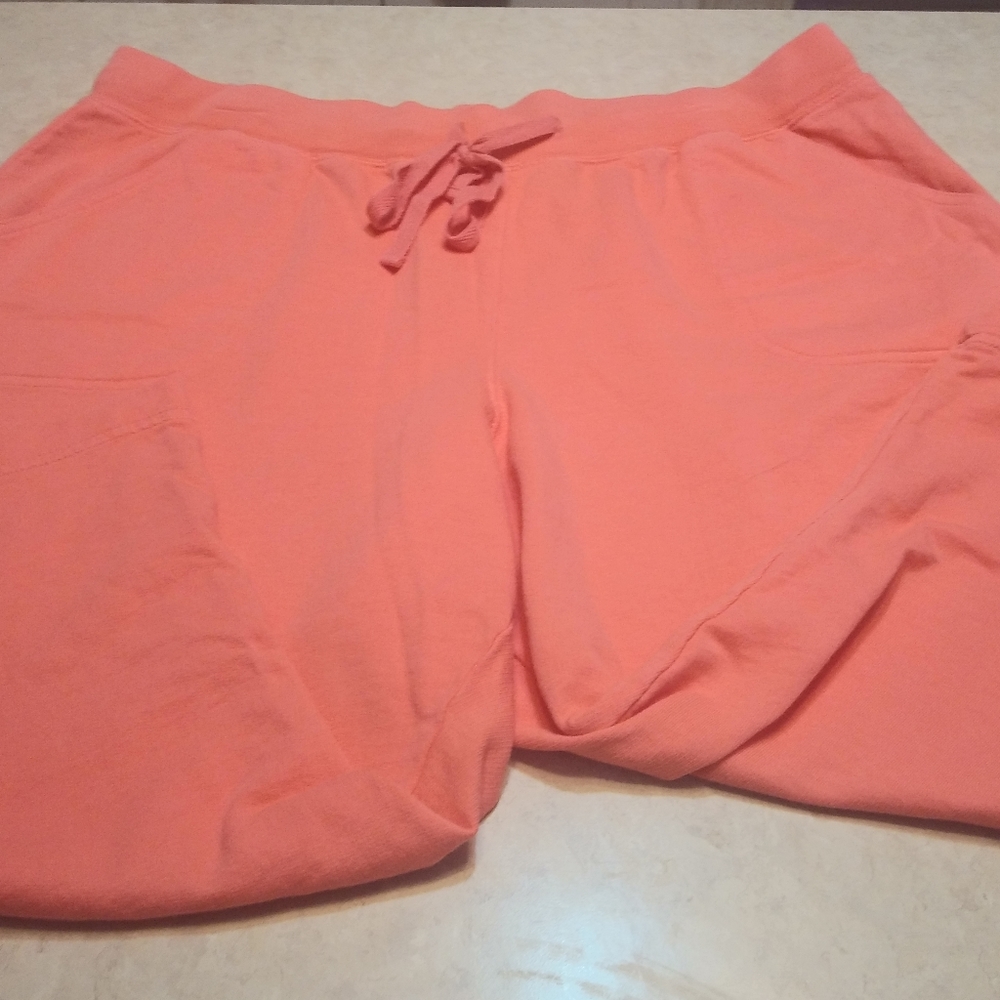 SunBay Ladies fleece-like 100% cotton capris